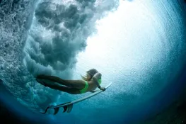 142 Surfer Girl